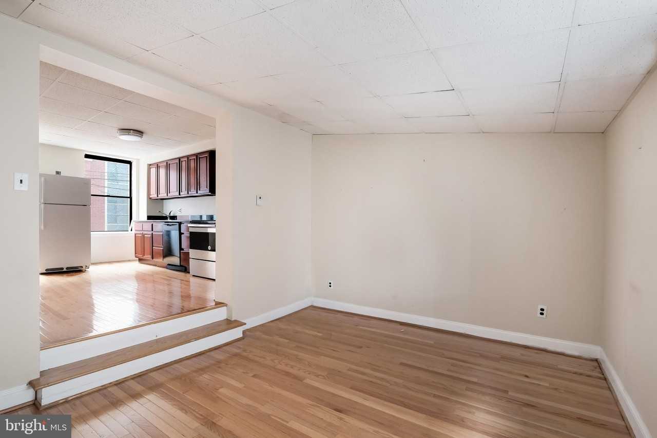 937 Christian St #2R - Photo 3 of 19