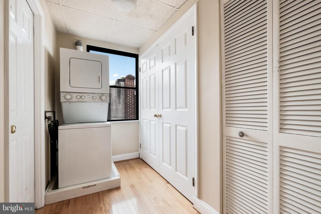 937 Christian St #2R - Photo 5 of 19