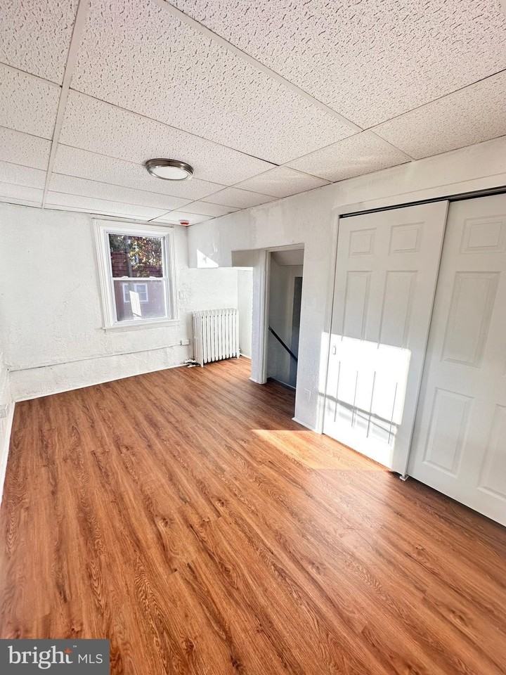 4950 Walnut St #1R - Photo 2 of 6