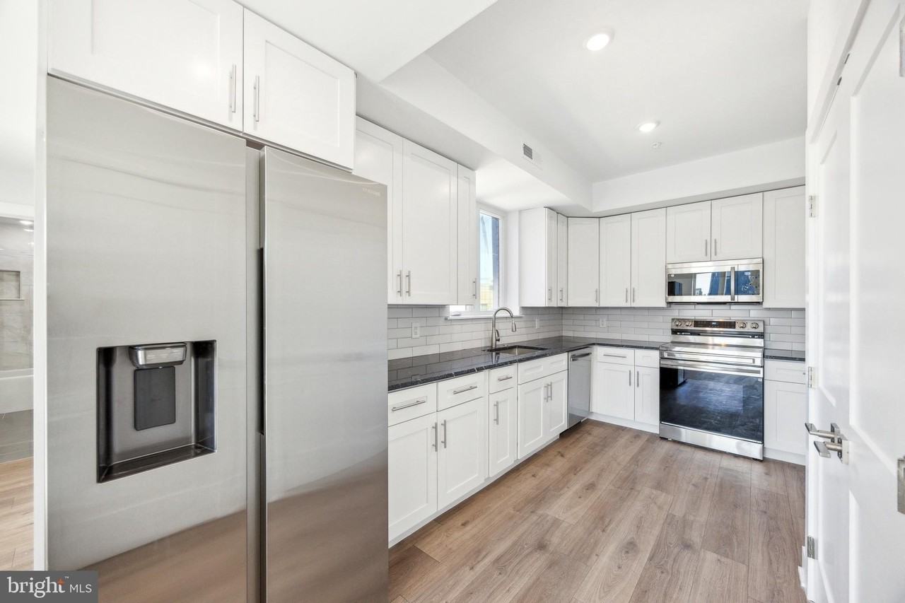 1350 N Front St #303 - Photo 2 of 15