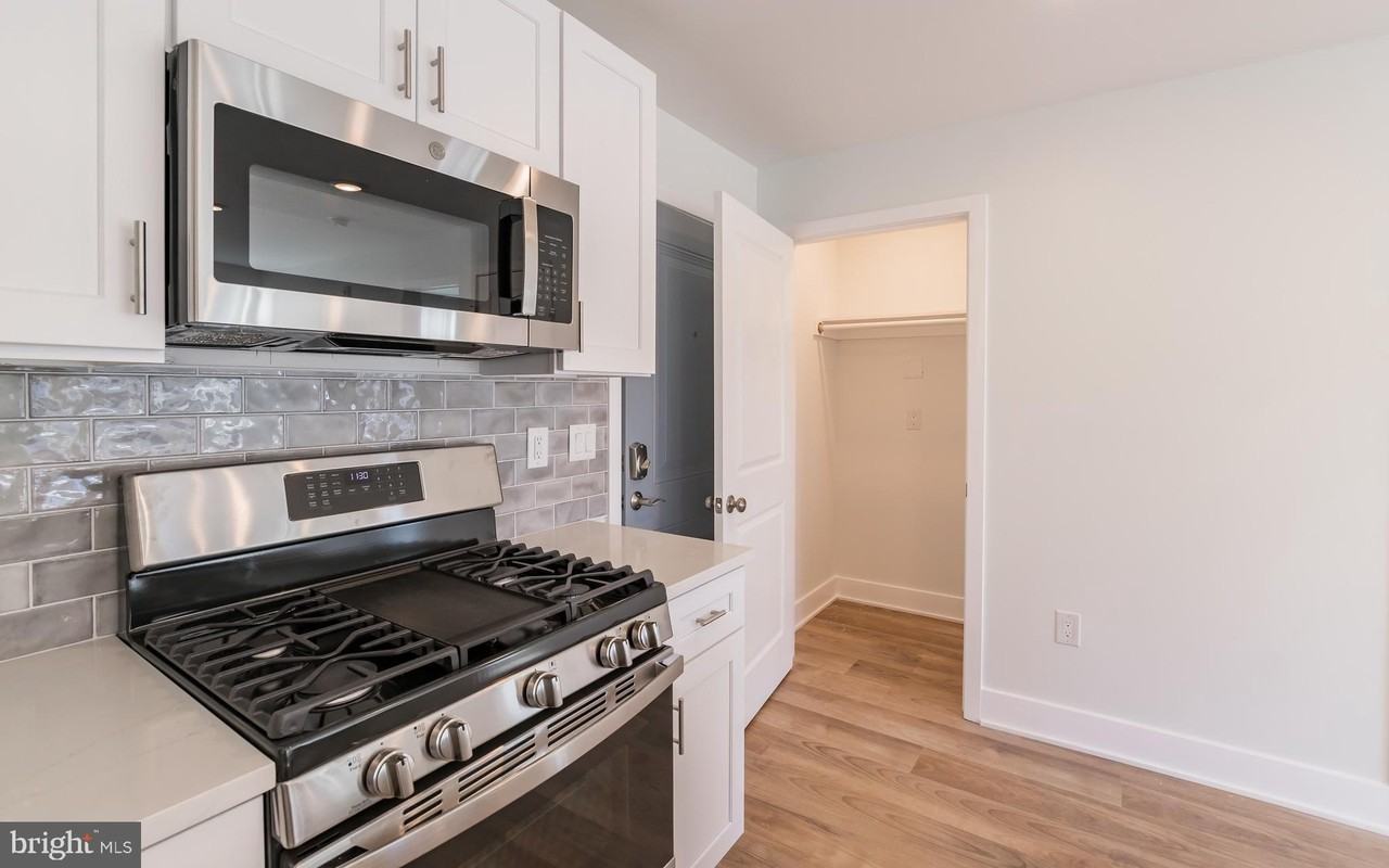 1616 N Bailey St #301 - Photo 5 of 33