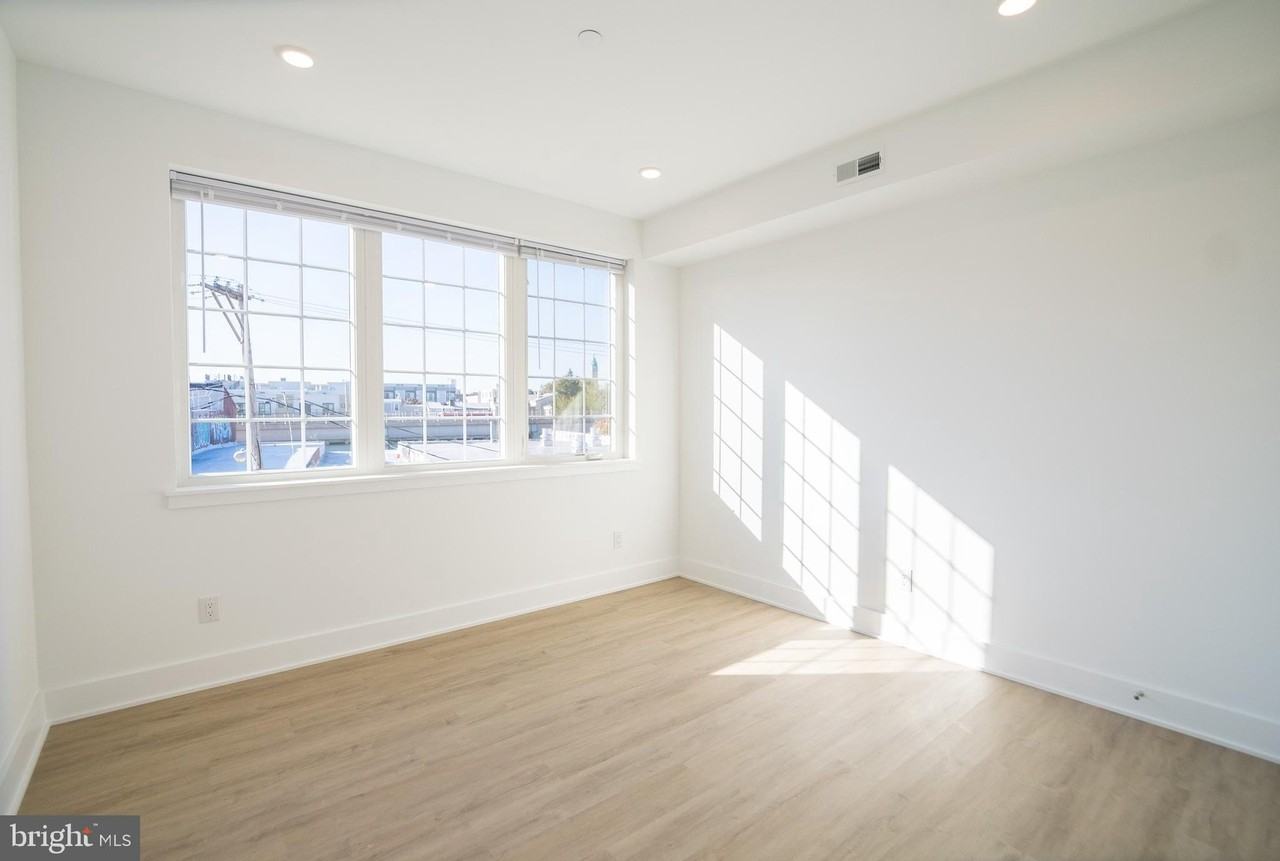 1324 Frankford Ave #209