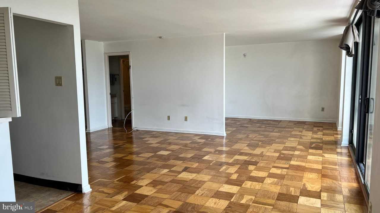 1510 12th St N #503 - Photo 4 of 32