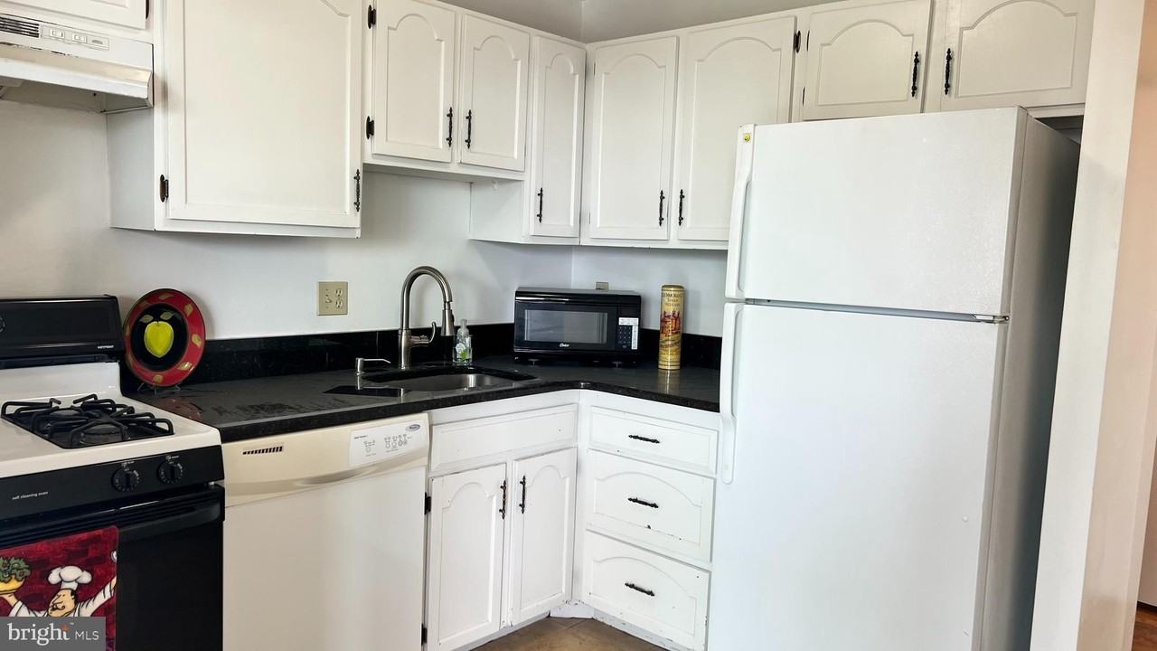 1510 12th St N #503 - Photo 5 of 32