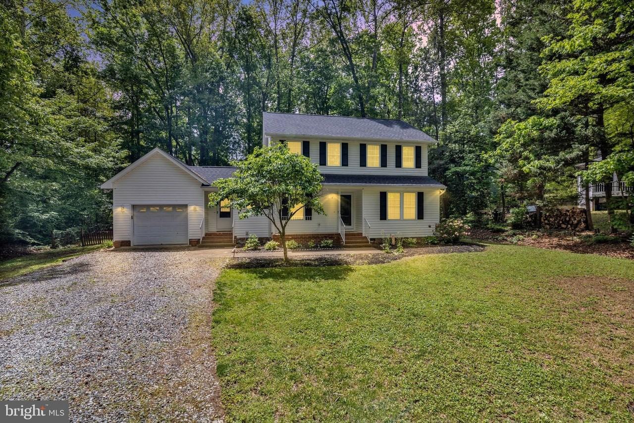 583 Norwich Dr - Photo 2 of 40