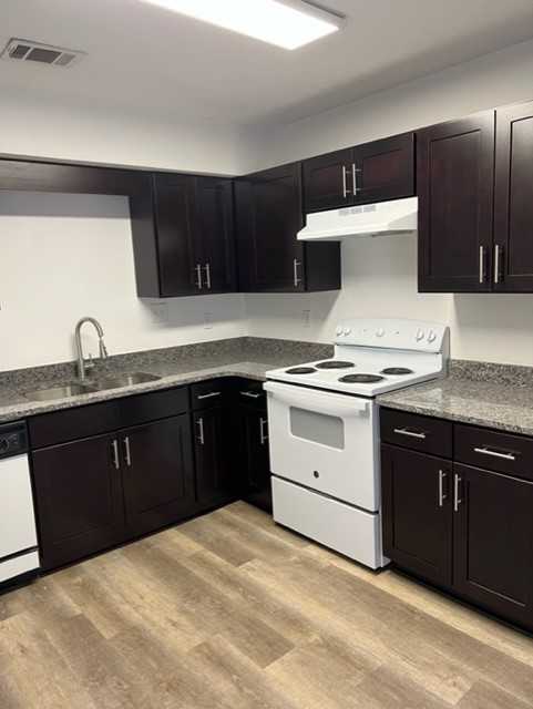 615 Bob Sikes Blvd #7 - Photo 3 of 4