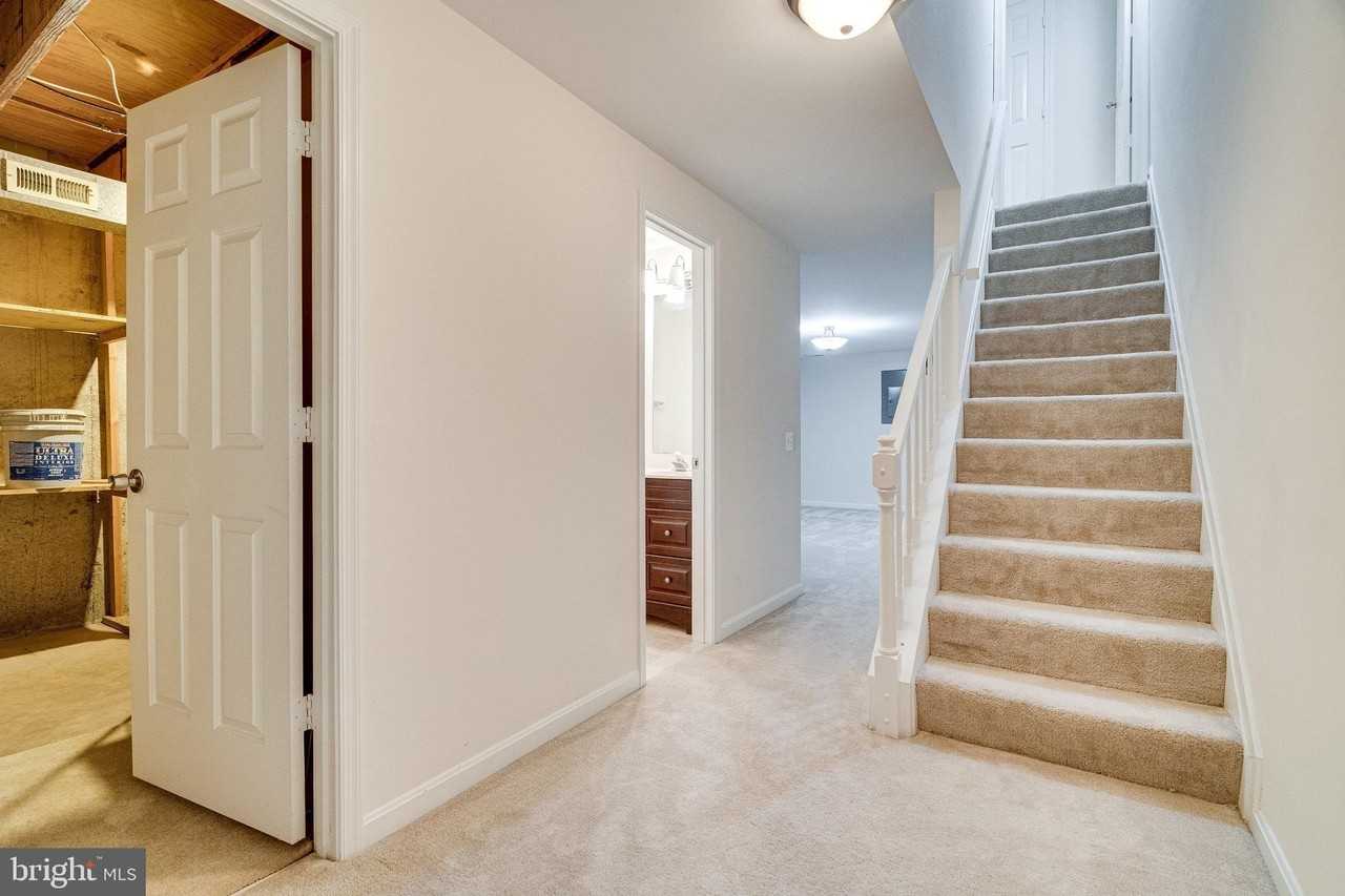 12114 Wedgeway Ct - Photo 4 of 50