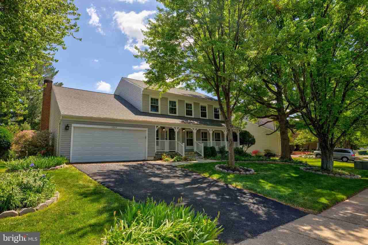 13205 Tuckaway Dr - Photo 2 of 50