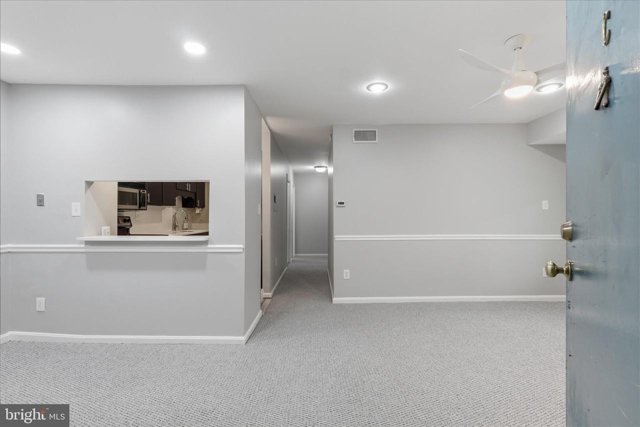 5801 Rexford Dr Unit C #801 - Photo 5 of 35