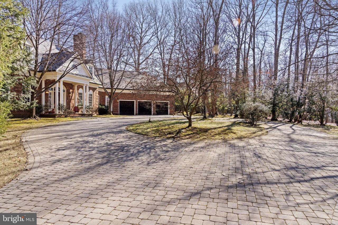 8541 Old Dominion Dr - Photo 6 of 50