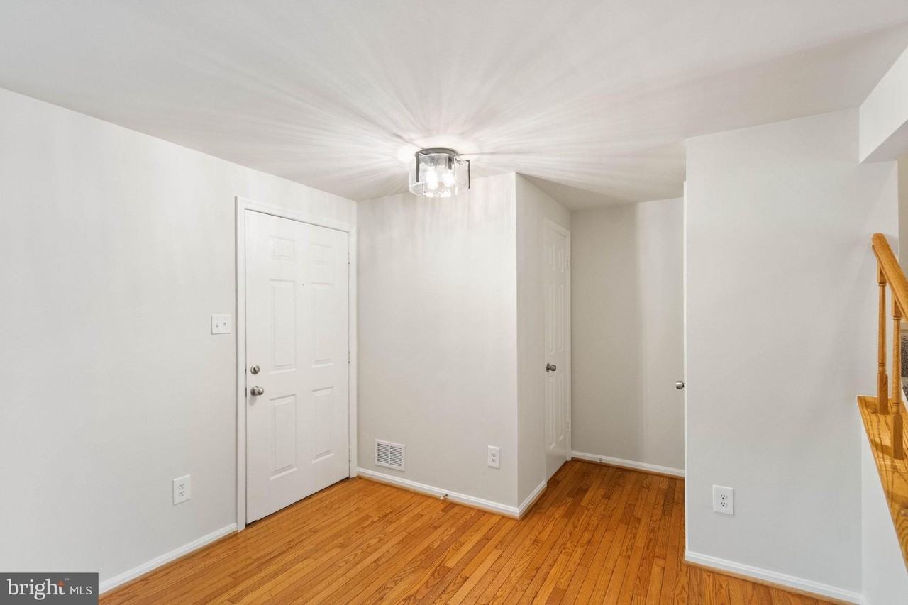 6631 Rockleigh Way - Photo 6 of 39