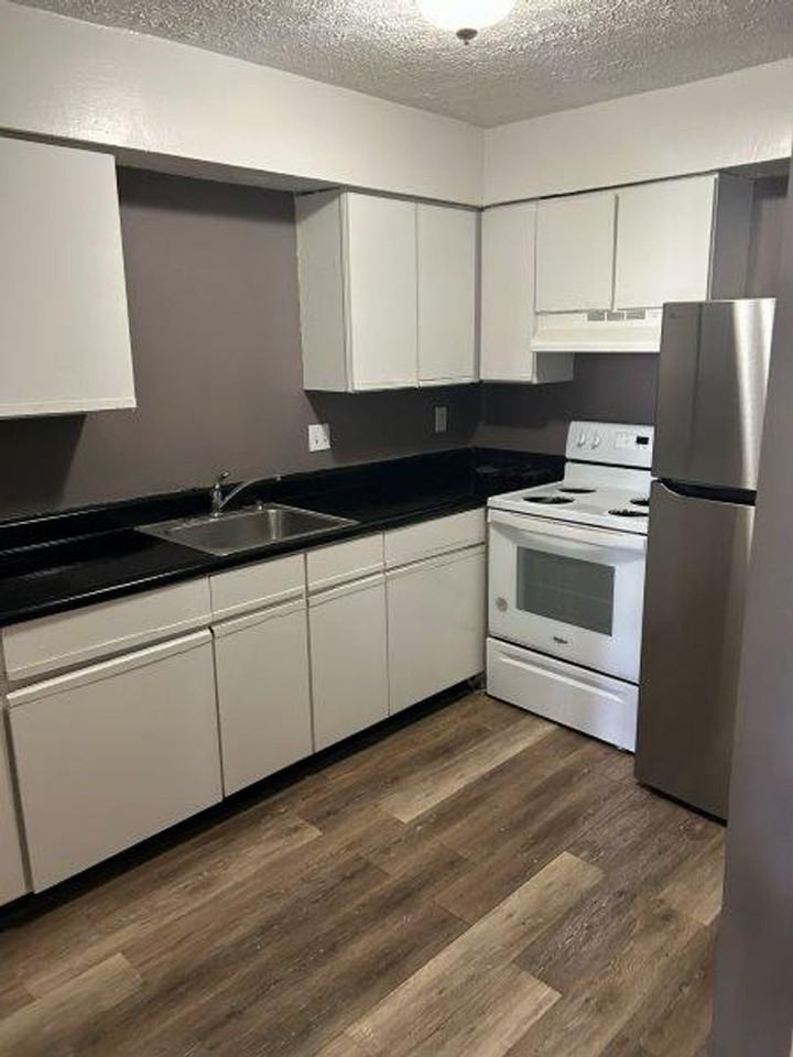 Brittany Hills Apartments - Photo 3 of 15