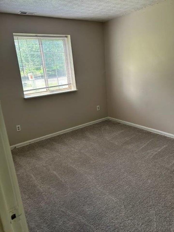 Brittany Hills Apartments - Photo 6 of 15