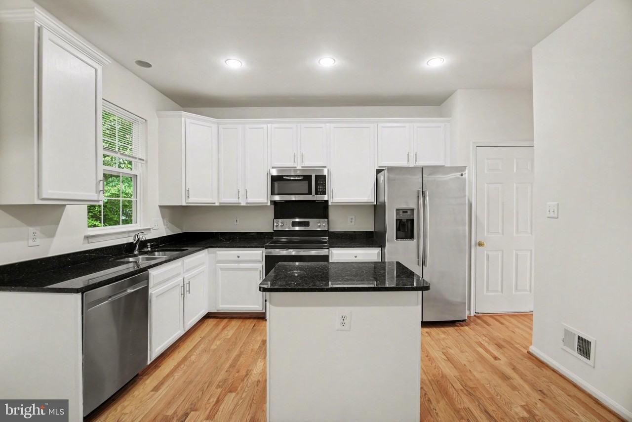 9308 Paul Dr - Photo 2 of 37