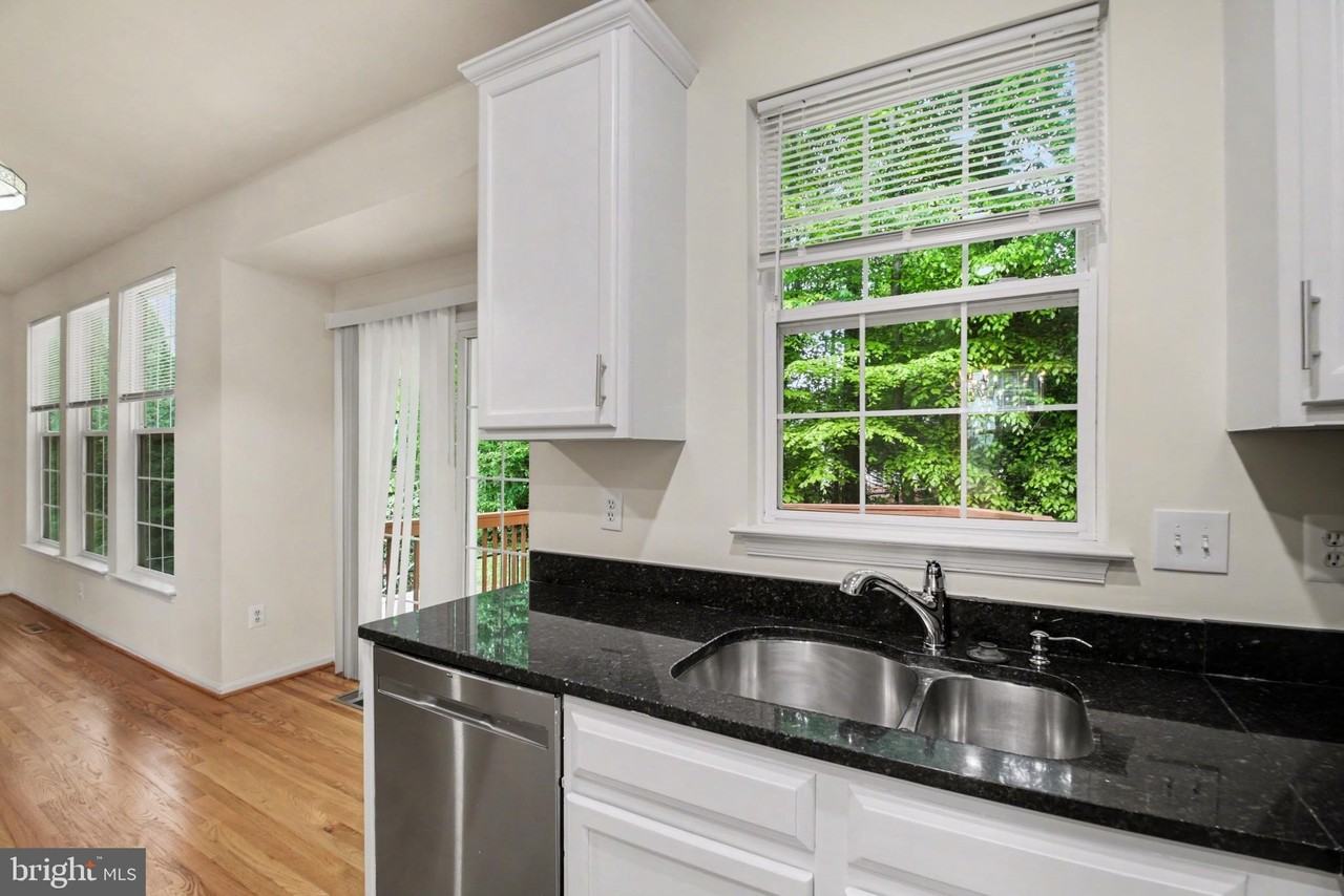 9308 Paul Dr - Photo 4 of 37