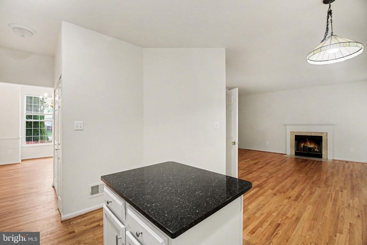 9308 Paul Dr - Photo 5 of 37