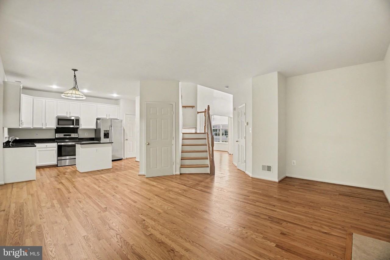9308 Paul Dr - Photo 7 of 37