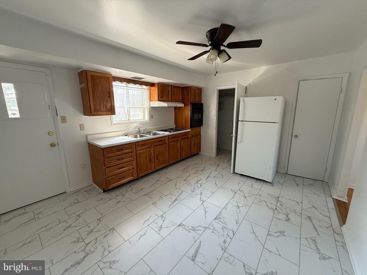2256 Roosevelt Blvd - Photo 3 of 8