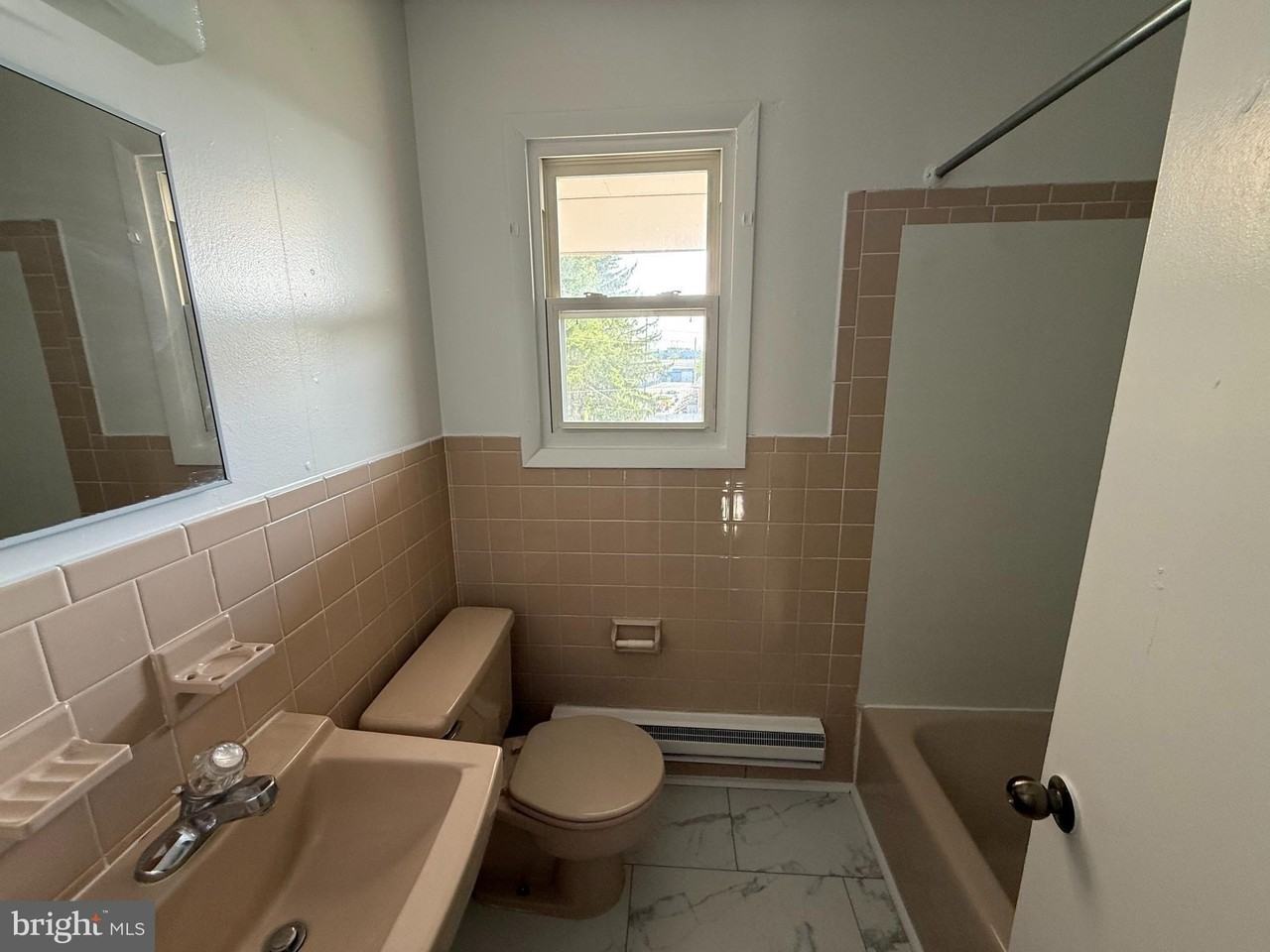 2256 Roosevelt Blvd - Photo 6 of 8