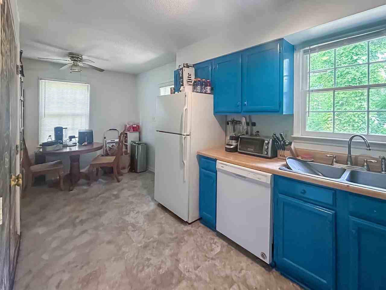 CARLTON1223-1227 - Photo 3 of 21
