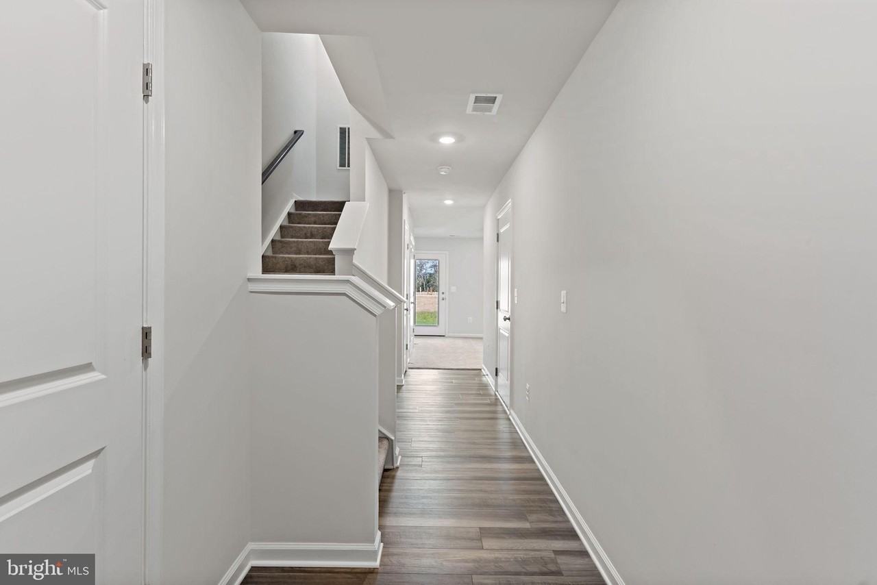 162 Cooperage Rd - Photo 6 of 32