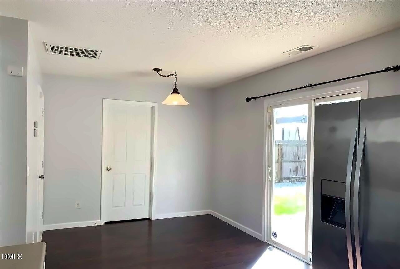 3003 Skybrook Ln - Photo 4 of 9