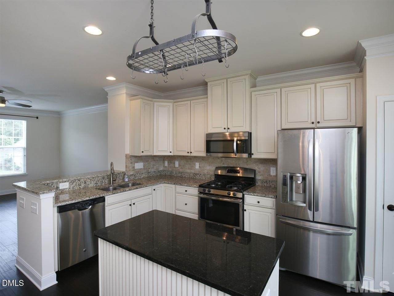 1014 Tender Dr - Photo 3 of 9