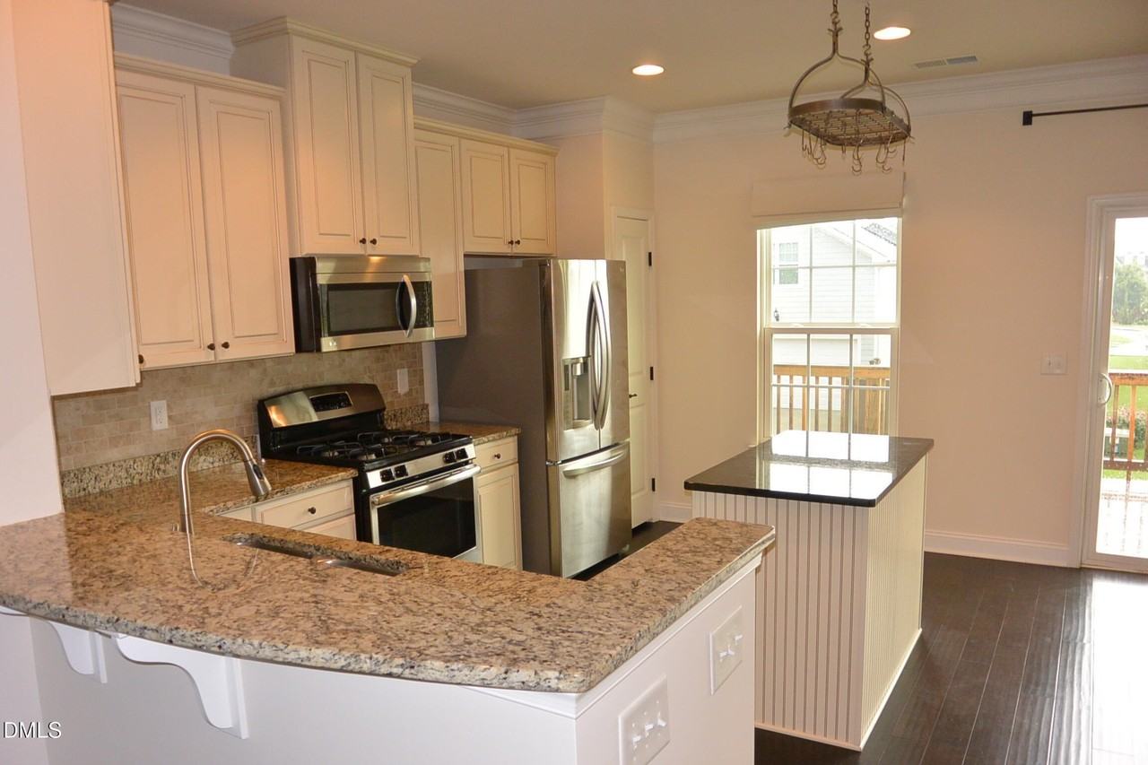 1014 Tender Dr - Photo 5 of 9