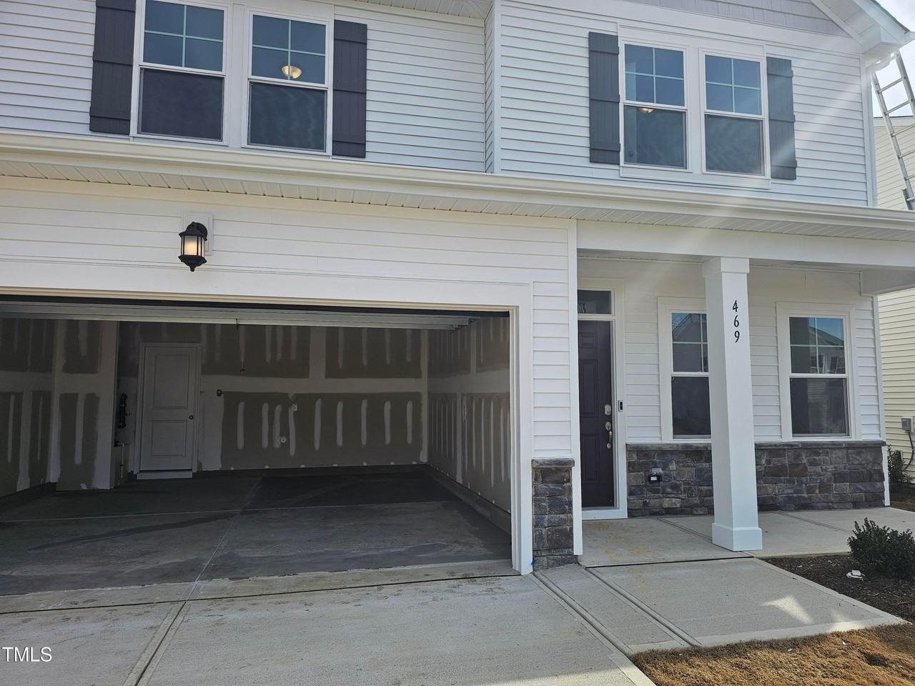 469 Willard Woods Dr - Photo 4 of 26