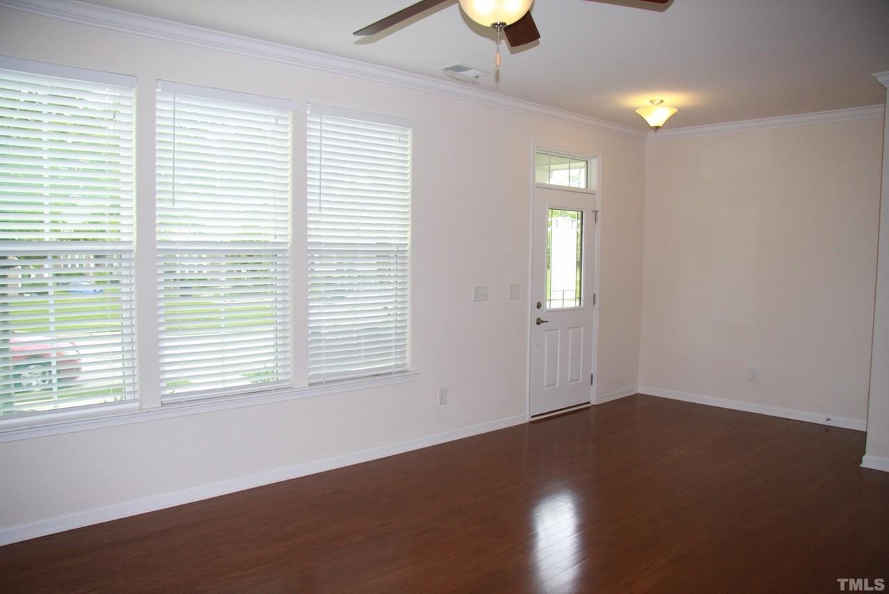 1013 Semora Ln - Photo 3 of 30