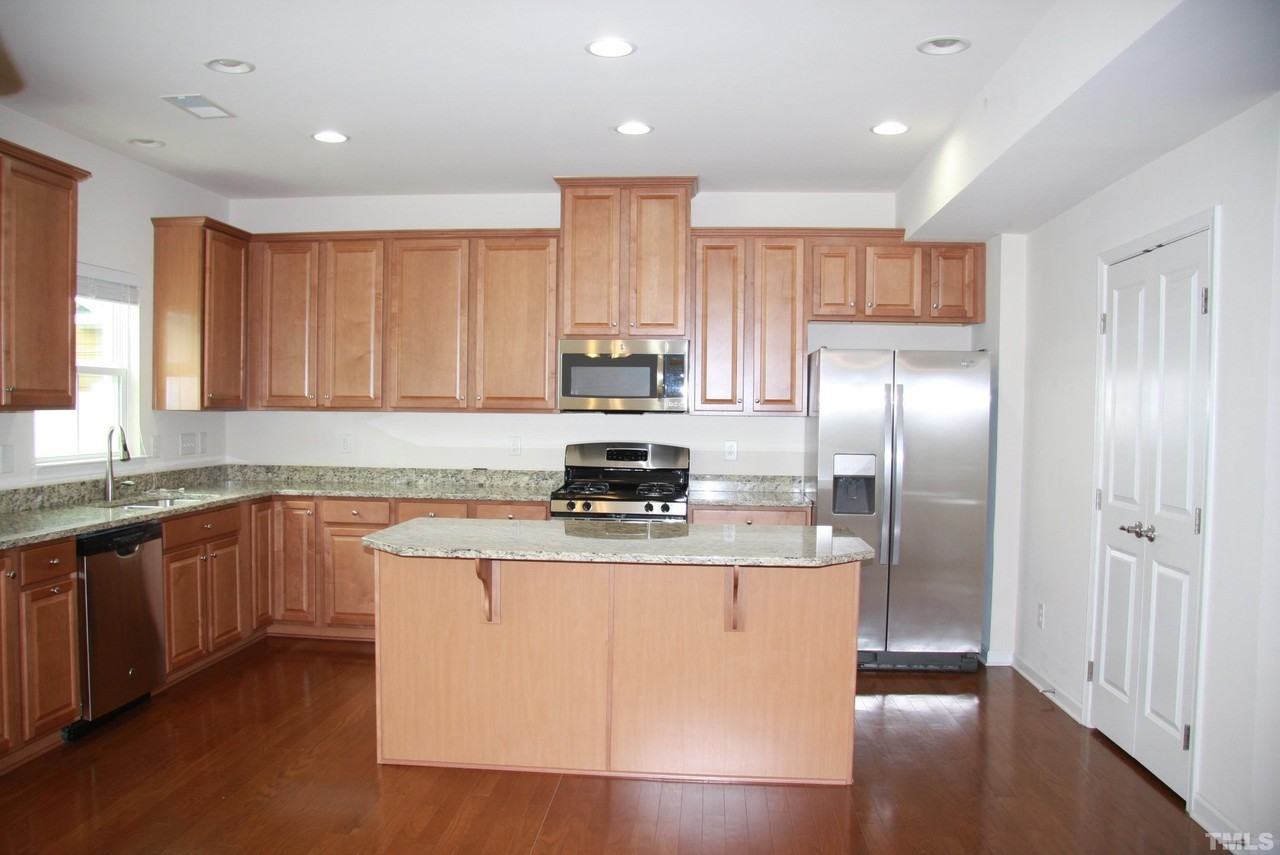 1013 Semora Ln - Photo 6 of 30