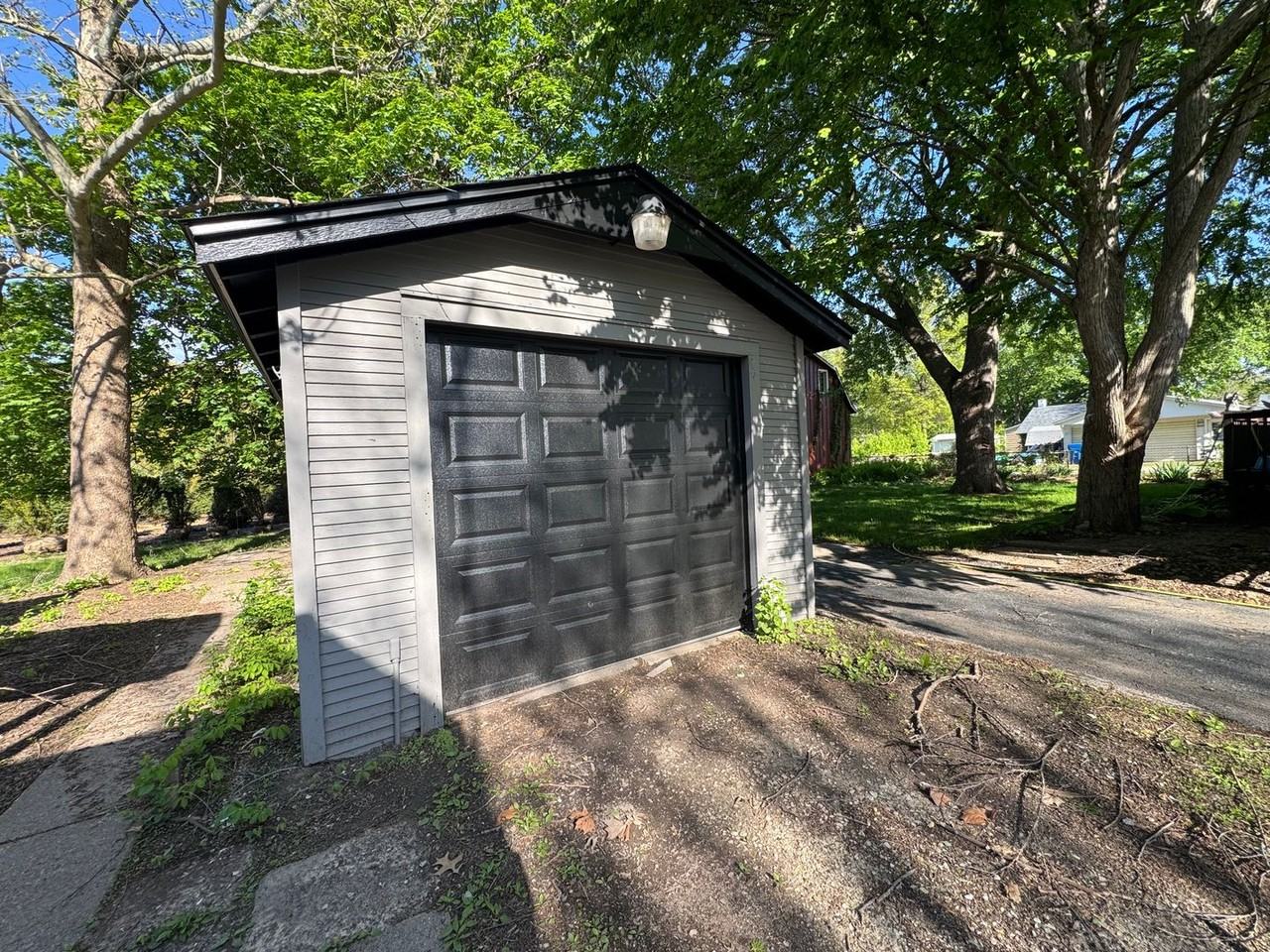 2711 47th St - Photo 2 of 13