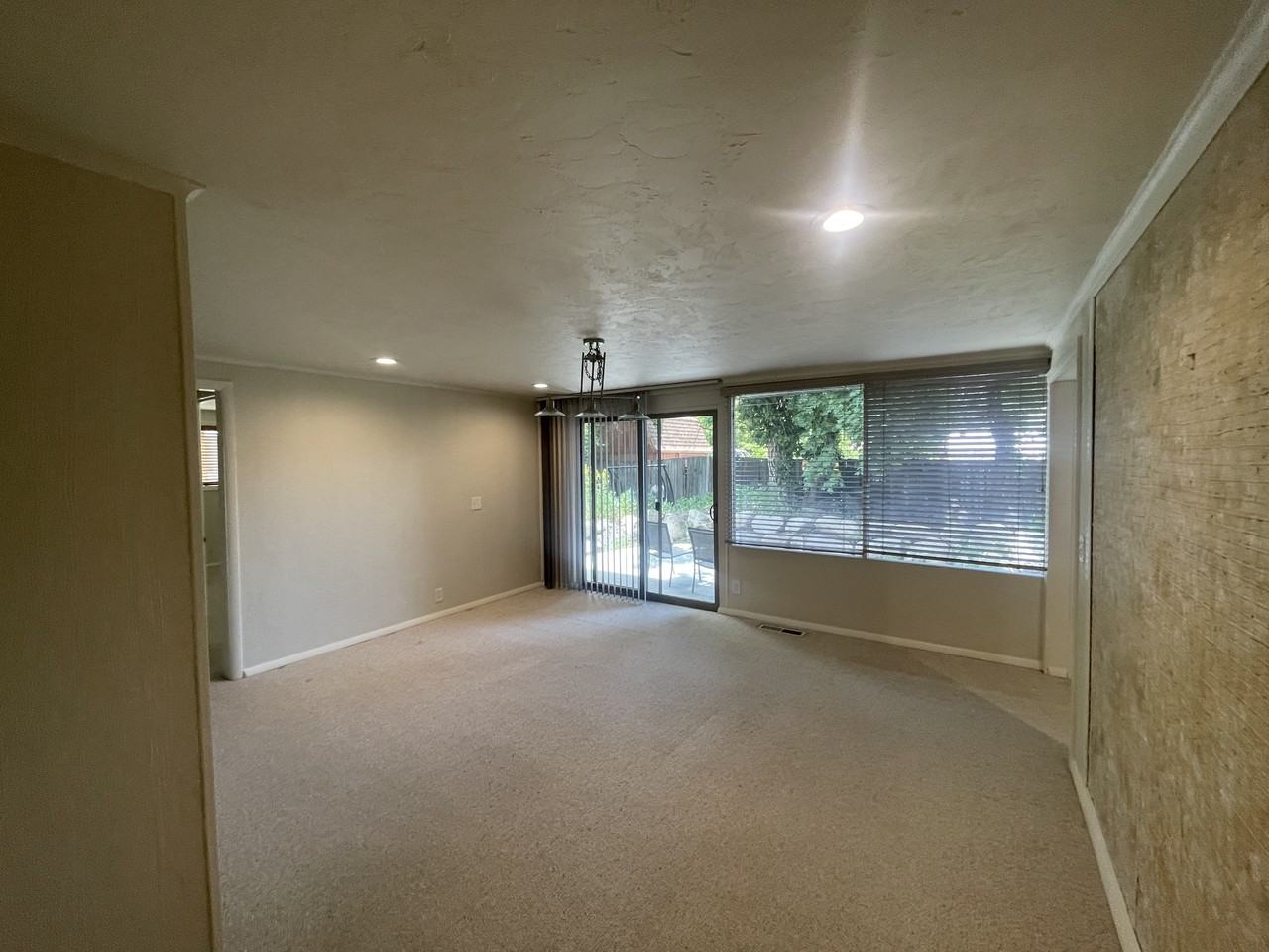 1576 E Lakewood Dr #1 - Photo 6 of 20