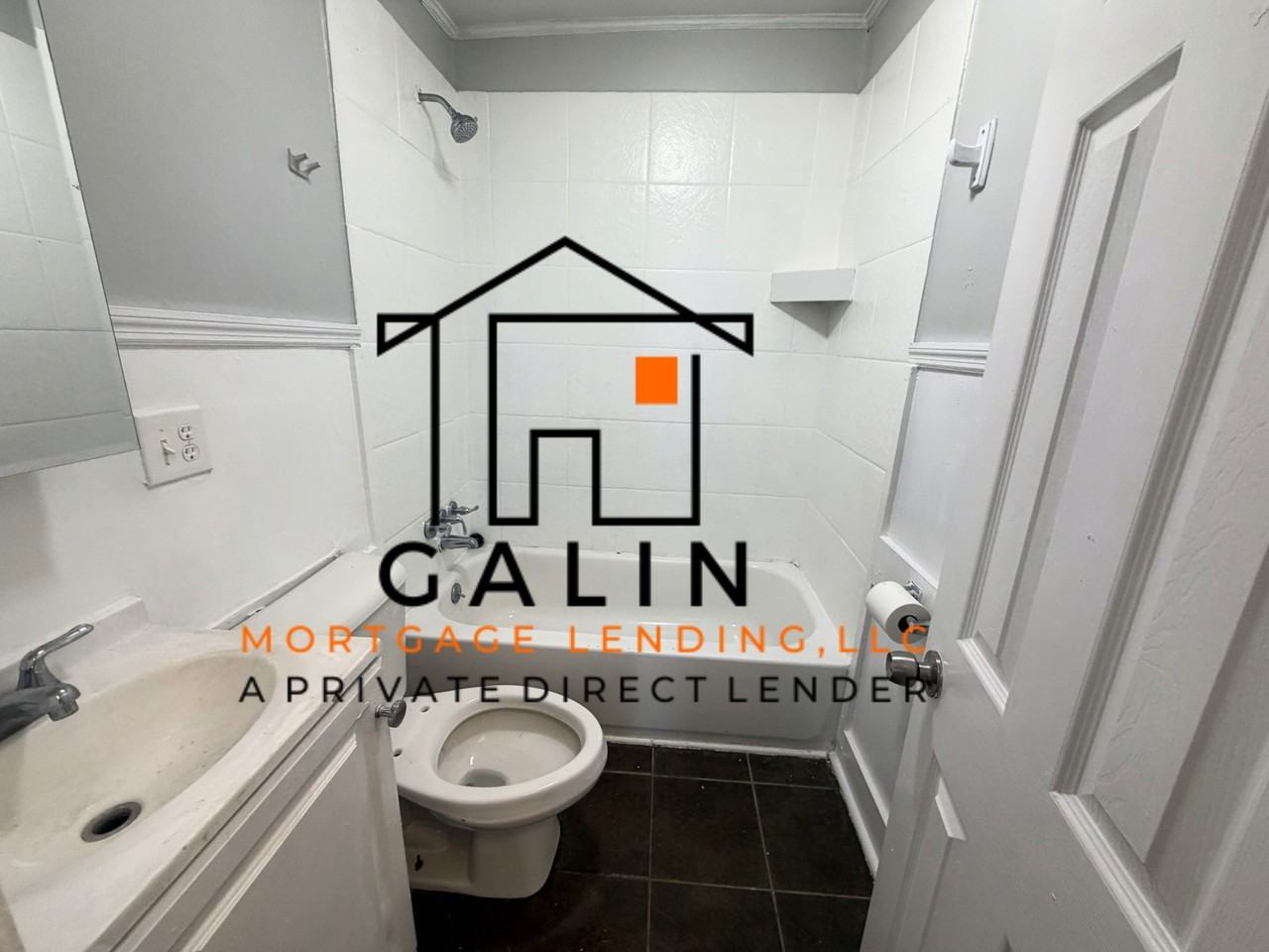 3212 Burroughs St #1 - Photo 5 of 10
