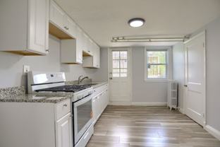 1323 N Kenwood Ave - Photo 1 of 1