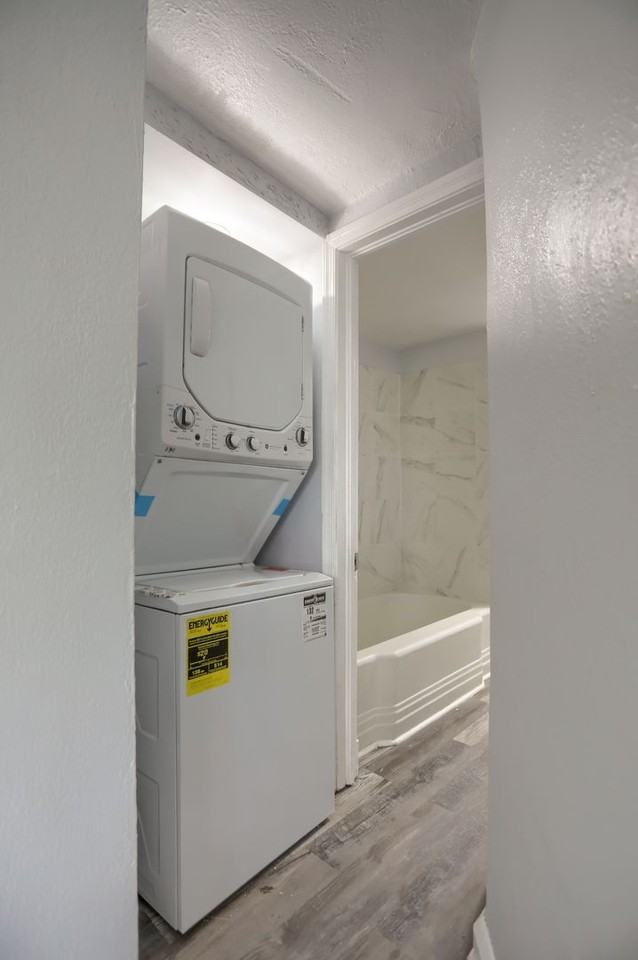 1323 N Kenwood Ave - Photo 3 of 47