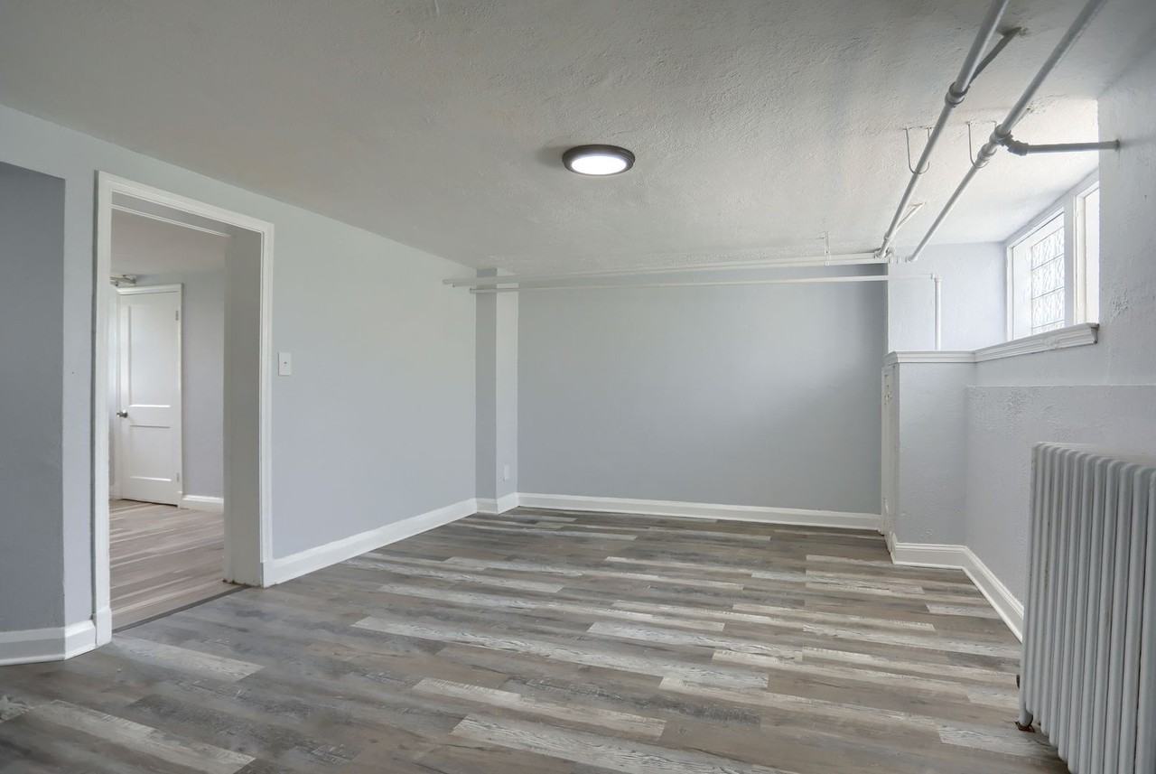 1323 N Kenwood Ave - Photo 6 of 47