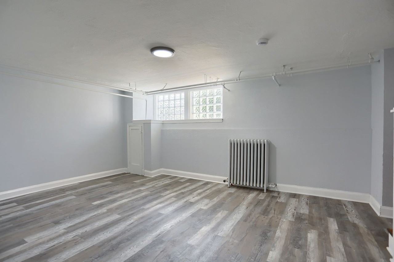 1323 N Kenwood Ave - Photo 7 of 47