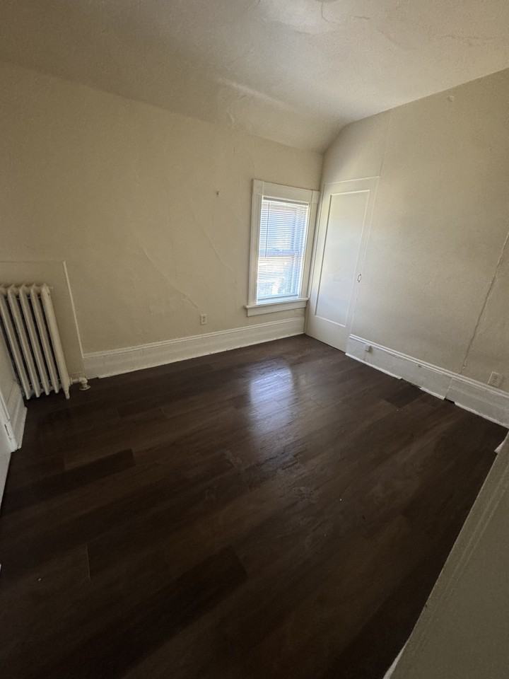733 S 26th St #1 - Photo 5 of 7