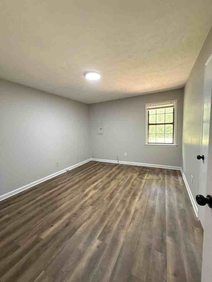 319 N Bond Ave #1 - Photo 5 of 7
