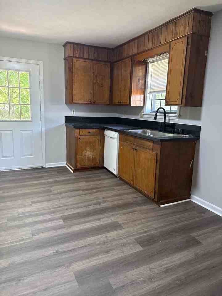 319 N Bond Ave #1 - Photo 7 of 7