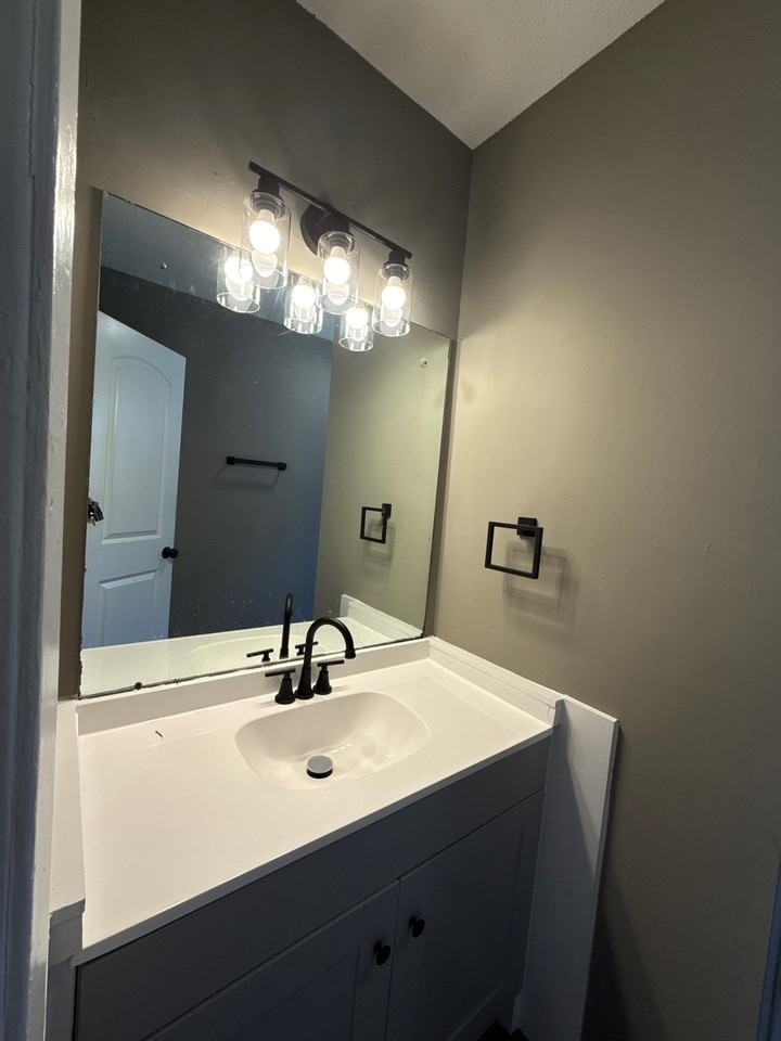 1115 Berrywood Ave #1 - Photo 6 of 10