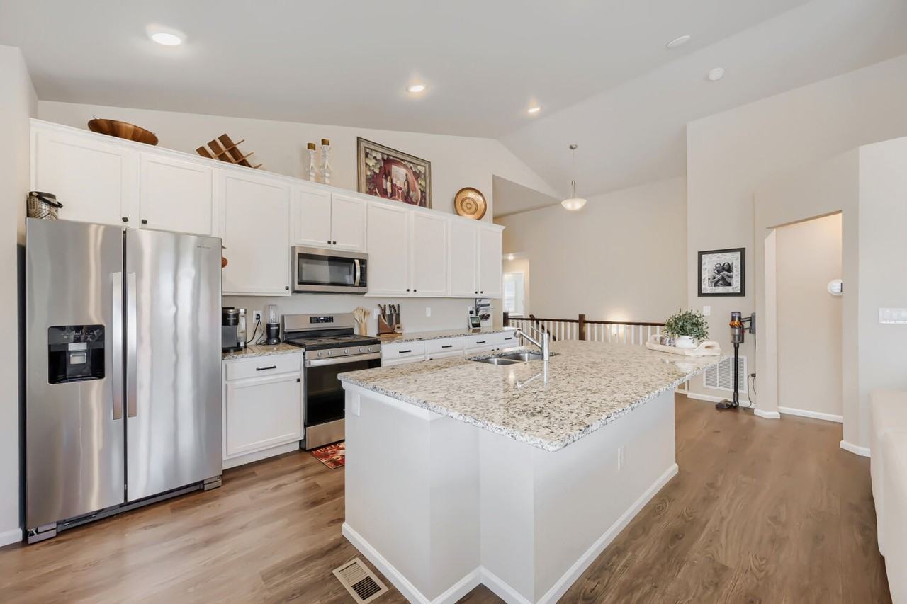 10554 Rolling Peaks Dr #1 - Photo 5 of 17