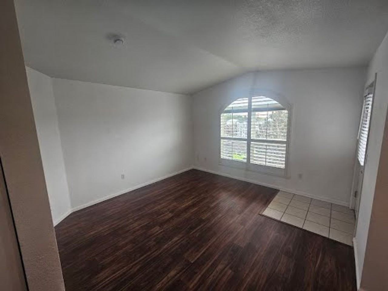 1662 S Deframe St - Photo 4 of 19