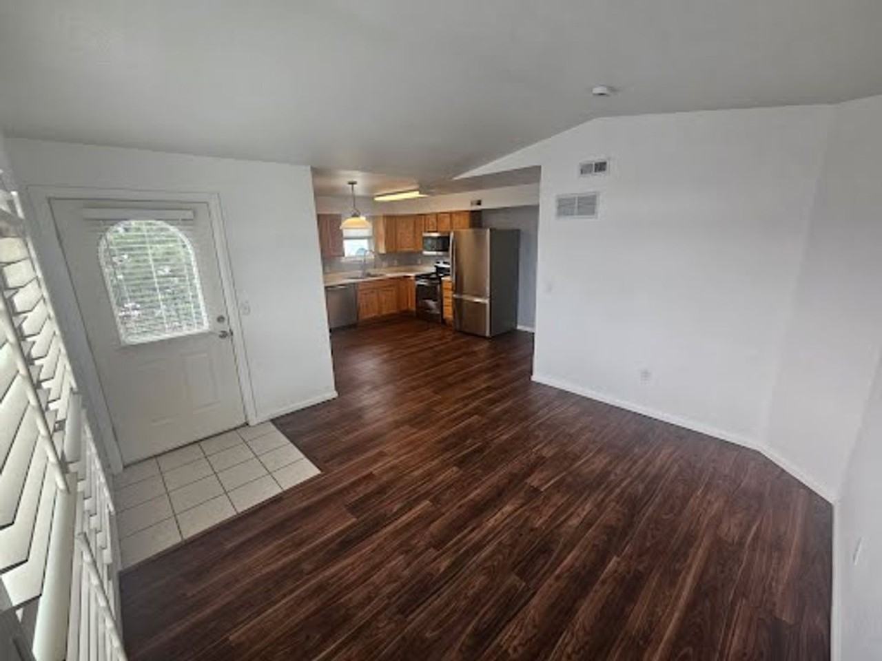 1662 S Deframe St - Photo 5 of 19