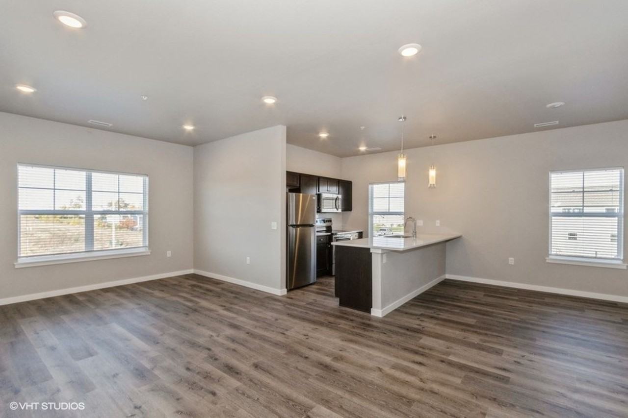 Big Ben Townhomes – Brand New 2 & 3 Bedroom Townhomes | Attached 2 - Photo 4 of 30