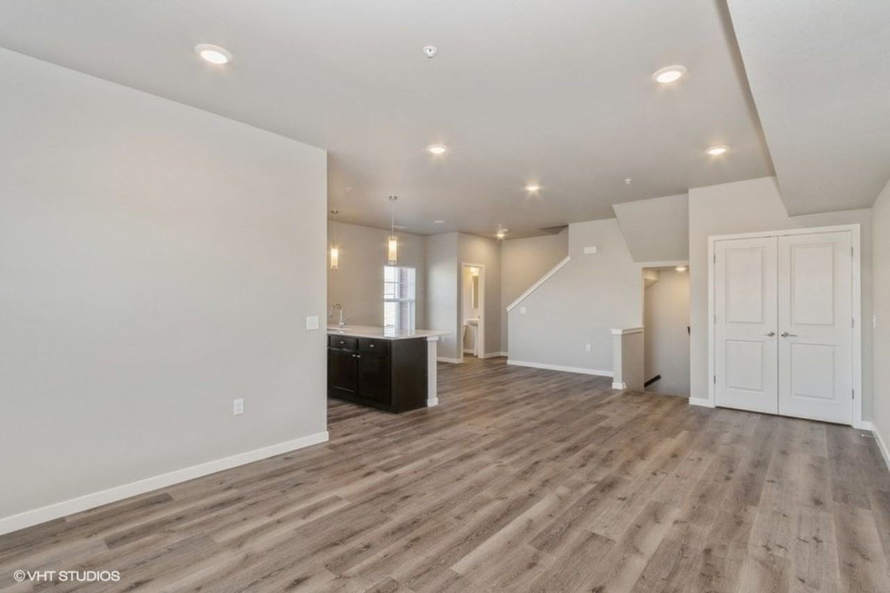 Big Ben Townhomes – Brand New 2 & 3 Bedroom Townhomes | Attached 2 - Photo 6 of 30