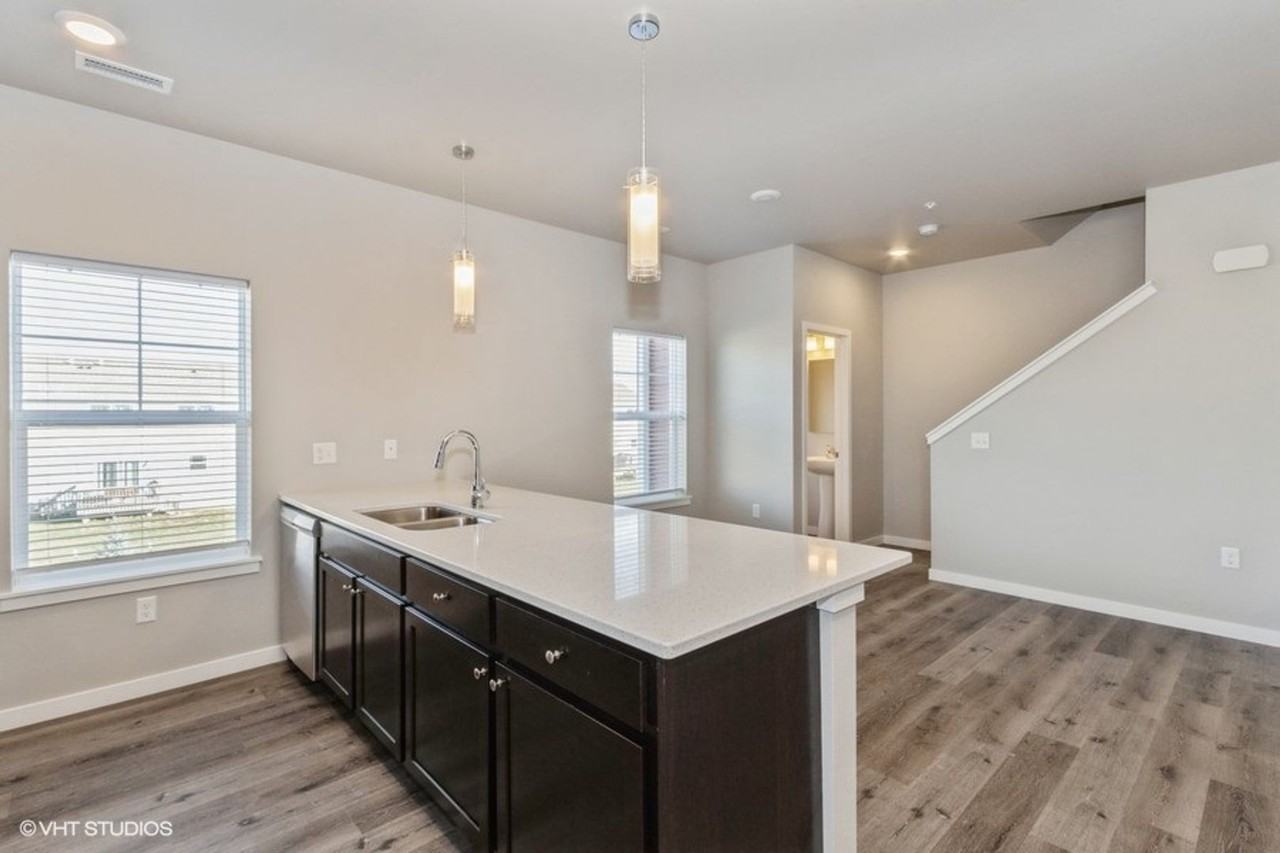Big Ben Townhomes – Brand New 2 & 3 Bedroom Townhomes | Attached 2 - Photo 7 of 30