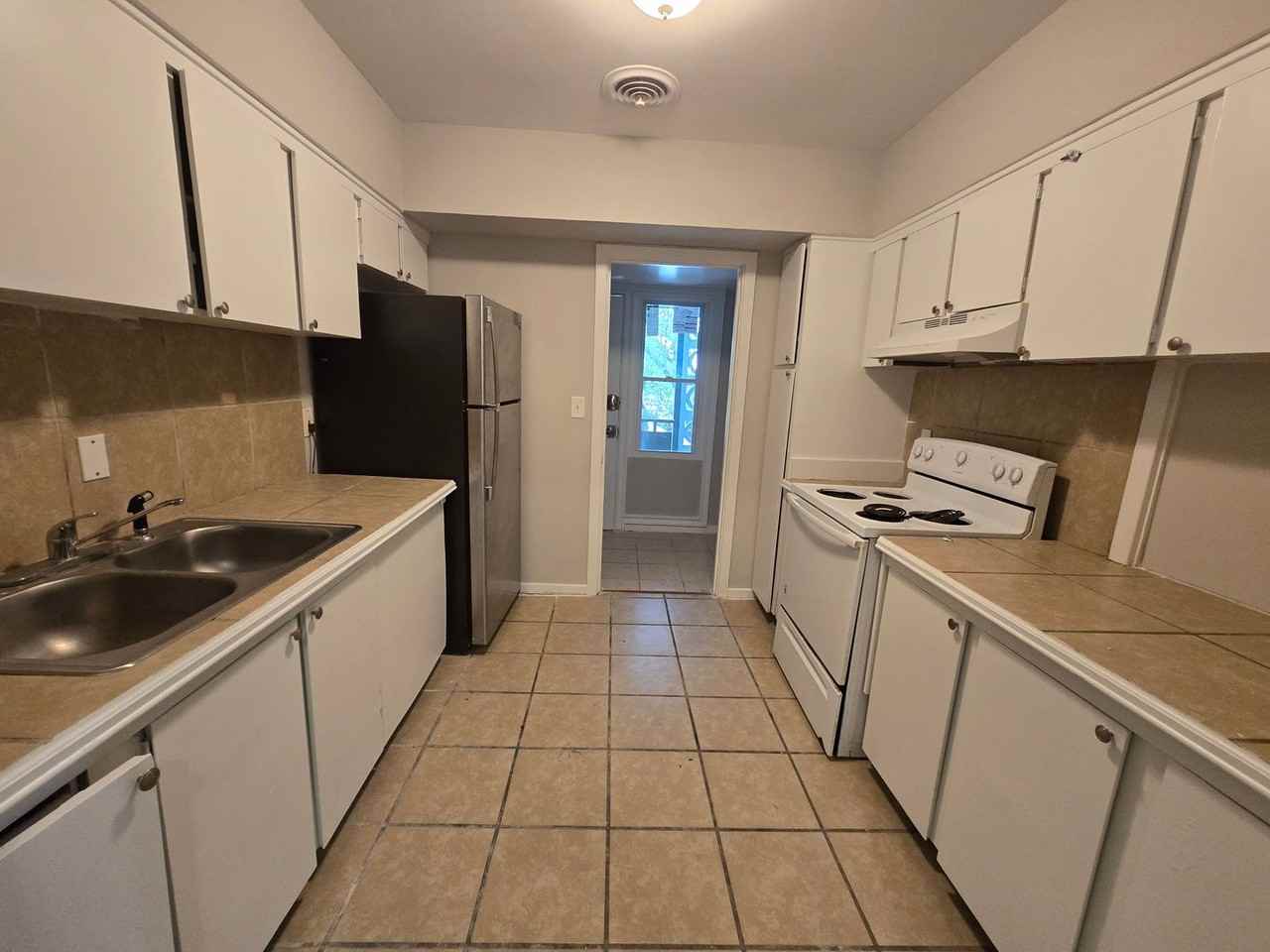 The Rosa Apartments - Photo 7 of 37