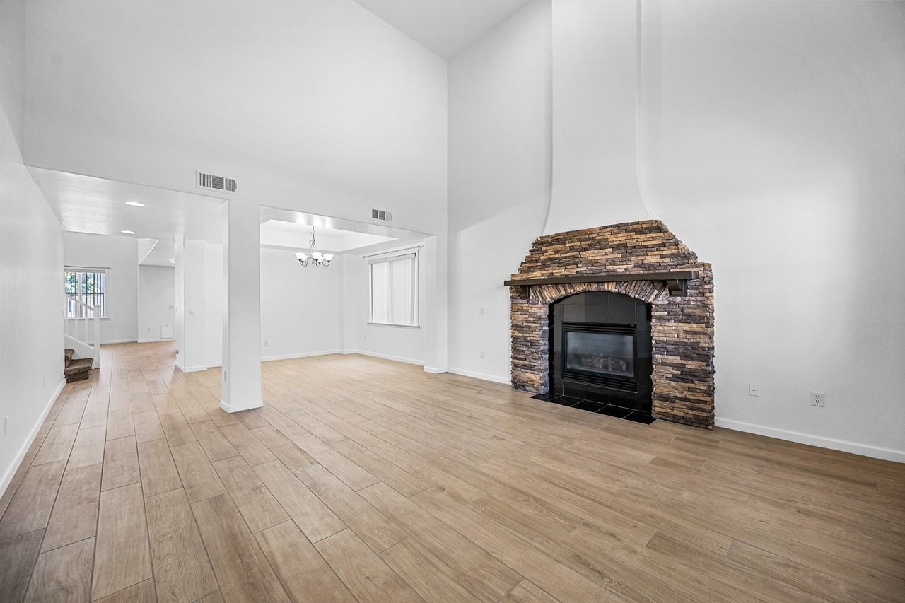 10463 East Olla Avenue - Photo 3 of 31